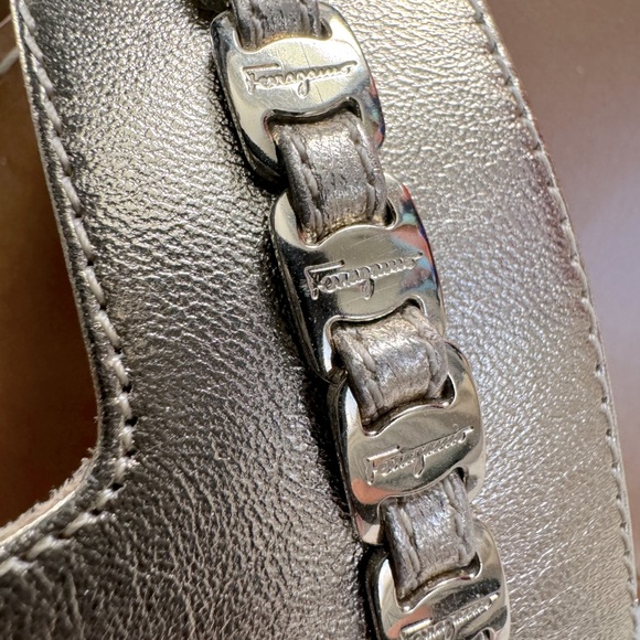 Brand new Salvatore Ferragamo engraved leather sandals 5.5 - Picture 11 of 11